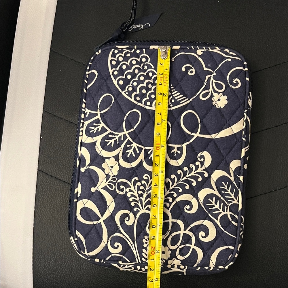 Vera Bradley Navy and Cream Quilted zipper bag - Picture 7 of 8